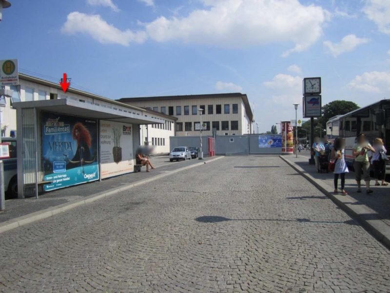 Hbf, Vorplatz,Busbahnhof,Bussteig 12