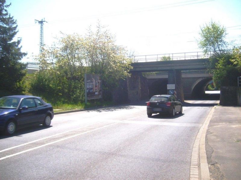 Nördliche Hafenstr.,vor Brücke, links