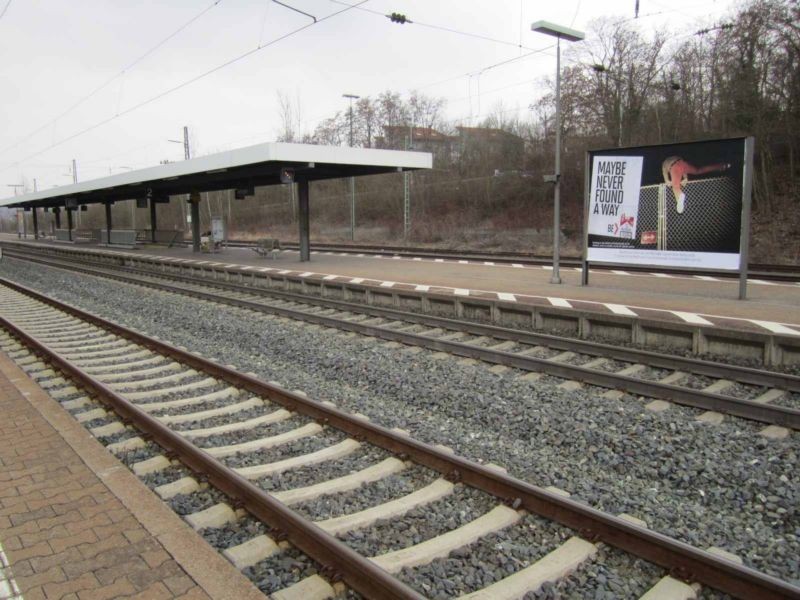 Bf, Bstg., Gleis 2/3, rechts Seite VS