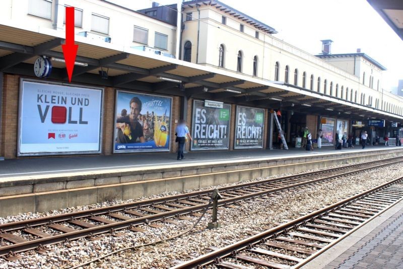 Hbf, Bstg., Gleis 1, 2. Sto. 01