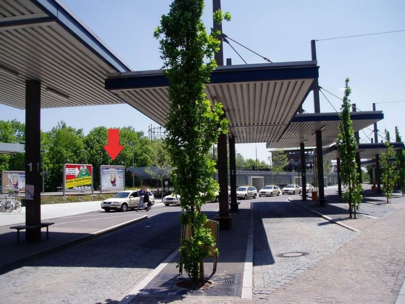 Bf, Bstg., Gleis 1,Sicht Busbahnhof