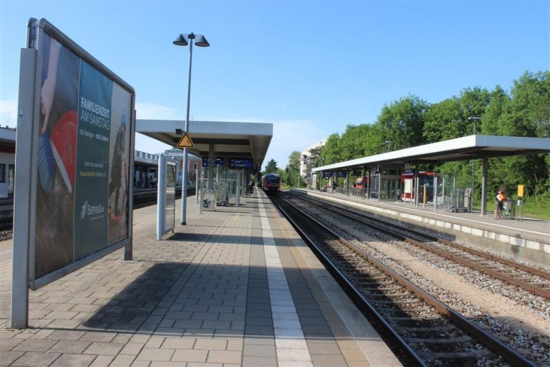 Bf, Bstg., Gleis 3, 1. Sto.