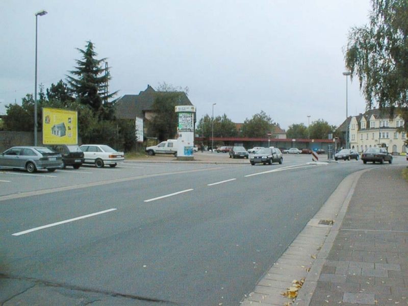 Hbf Saarlouis, Am Bahndamm, li.