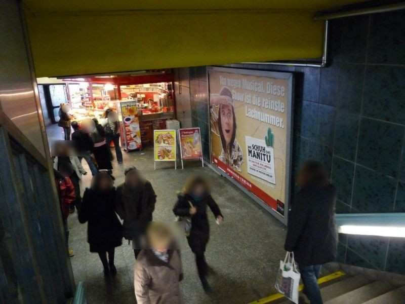 S-Bf Innsbrucker Pl., Eingangshalle neb. Tr., li.