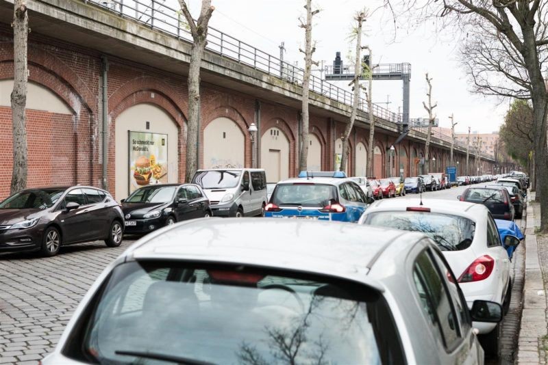Lüneburger Str. Ri. Alt-Moabit, li., 1. Sto.