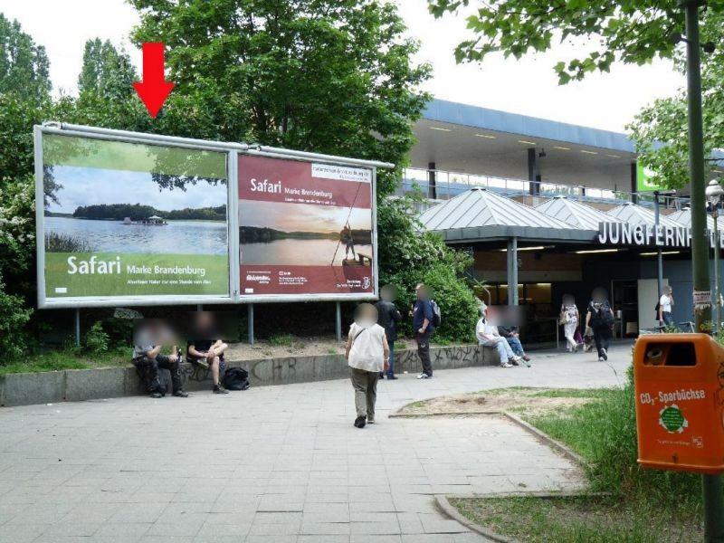 Max-Dohrn-Str, zw.Eing. S-u.U-BfJungfernheide