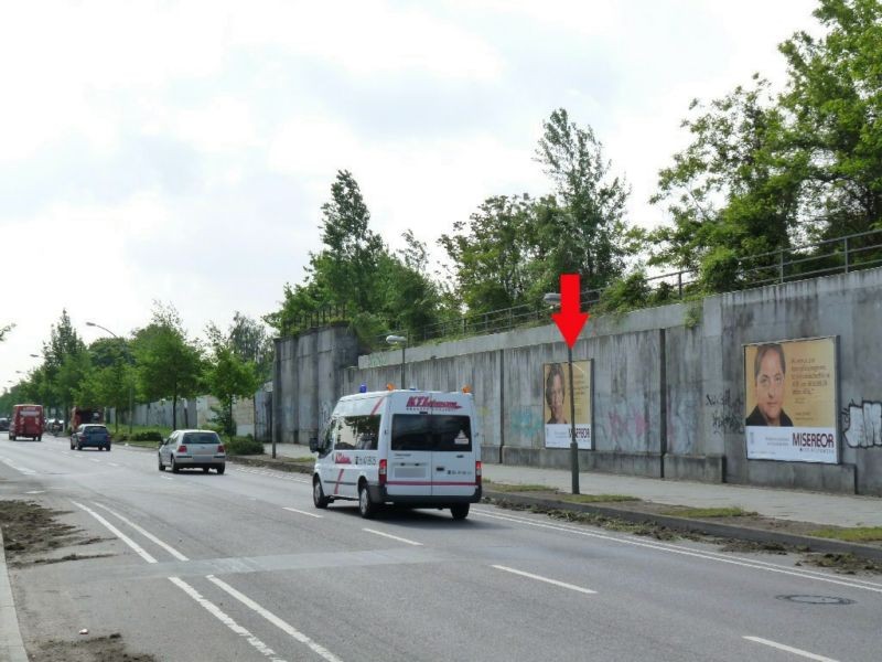 Kiefholzstr. geg. 190 Nh. DB-Brücke re.