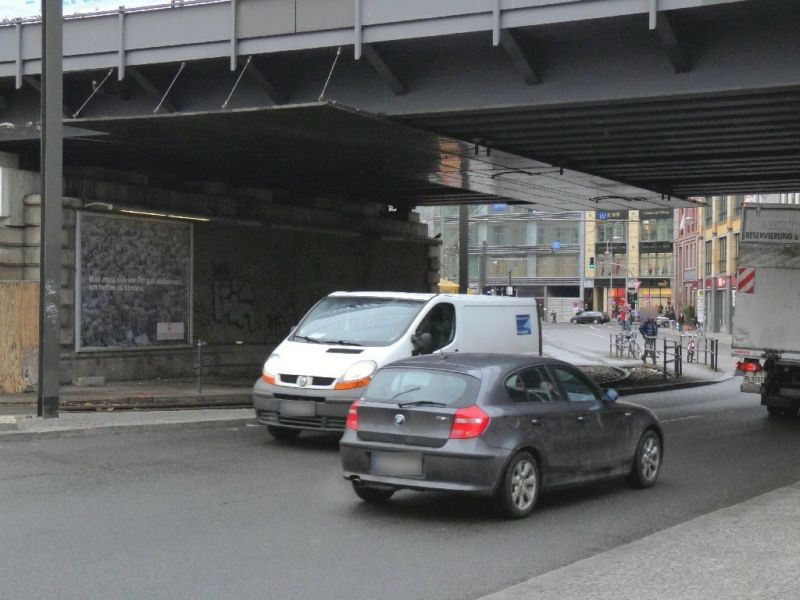 An der SpandauerBrücke, Ufg., Ri. H.-Herz-Platz
