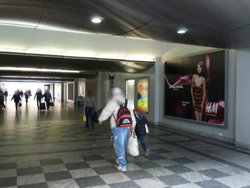 S-Bf Spandau, neb. Aufg. Spandau Arkaden, 2. Sto.