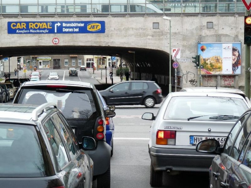 Am Bahnhof Spandau re. / Seegefelder Str.