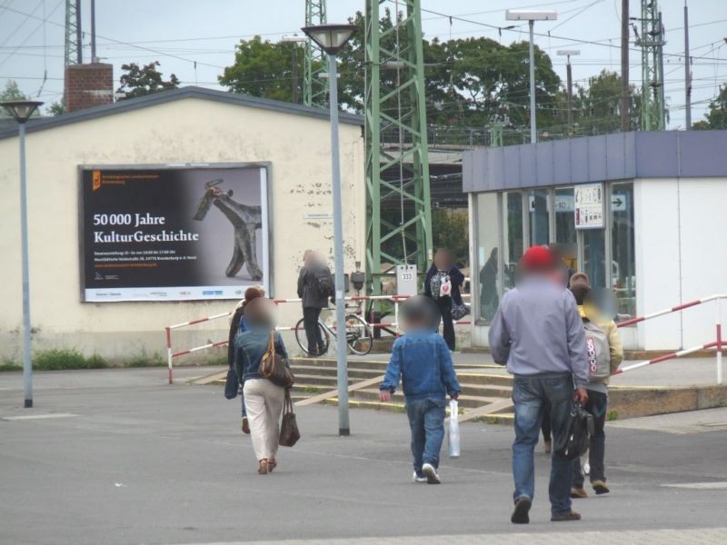 Hbf, Bstg., Gl. 6, quer geg. Übergang