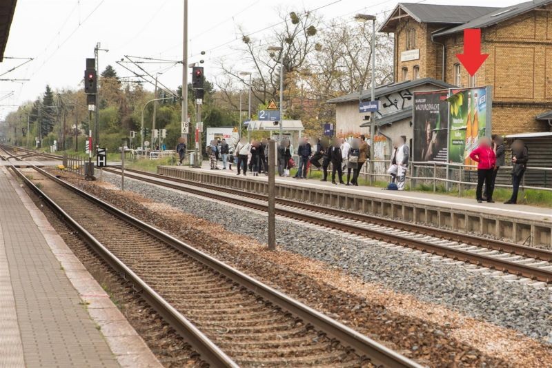 Bf Medienstadt Babelsberg, Bstg., Gl. 942