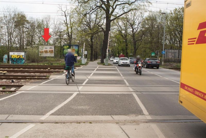 Drewitzer Str. sew. hinter BÜ li.