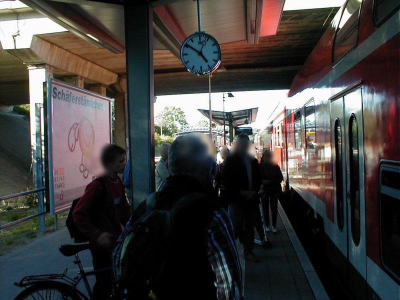 S-Bf Lütten Klein, Bstg. 2, li. neb. Straßenbrücke