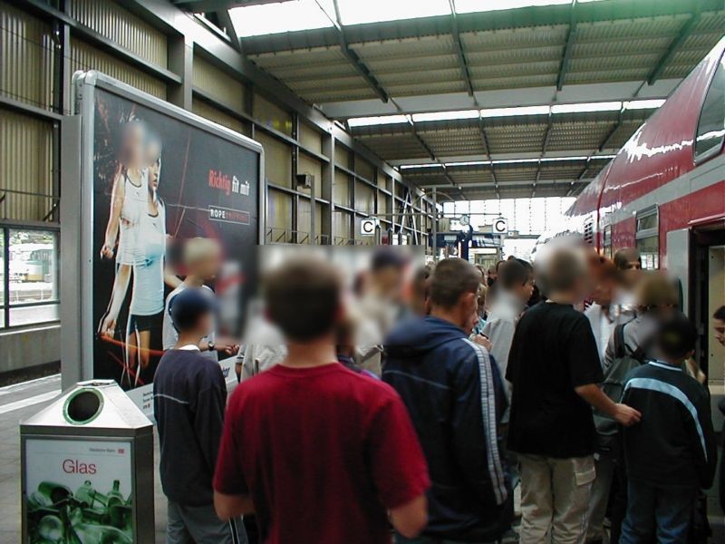 Hbf, Bstg., Gleis 13/14, Sicht Gleis 13