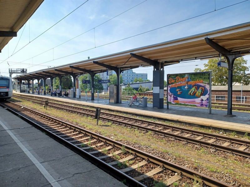 Bf Neustadt, Bstg., Gleis 3