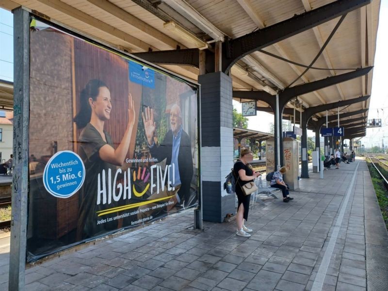 Bf Neustadt, Bstg., Gleis 4