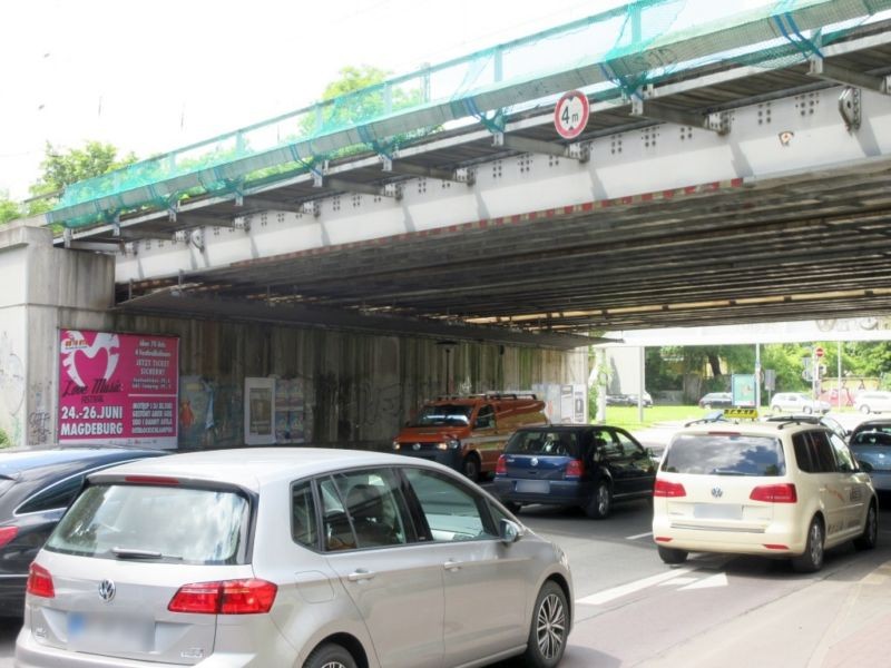 Albert-Vater-Str, saw., li., an DB-Br.