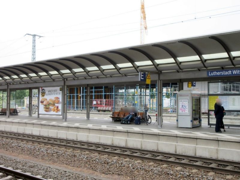 Hbf, Bstg., Gleis 2/3, Bereich E-F, Seite 2