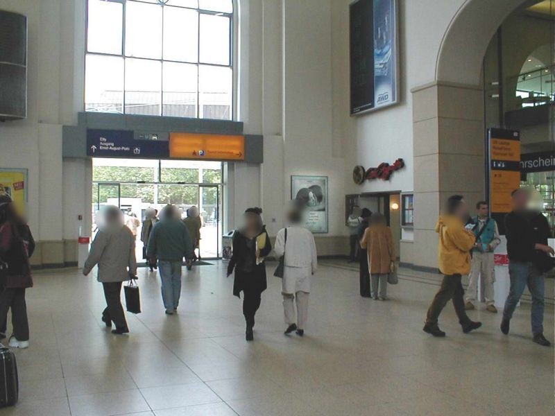 Hbf, Empfangshalle, Ausgang rechts