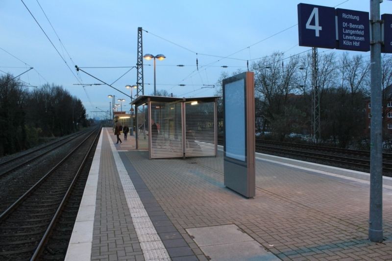 S-Bf Eller-Süd, Bstg., Gl. 4,1. Sto.