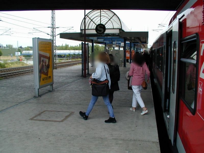 S-Bf Langenfeld, S-Bstg., Gleis 4, 1. Sto.