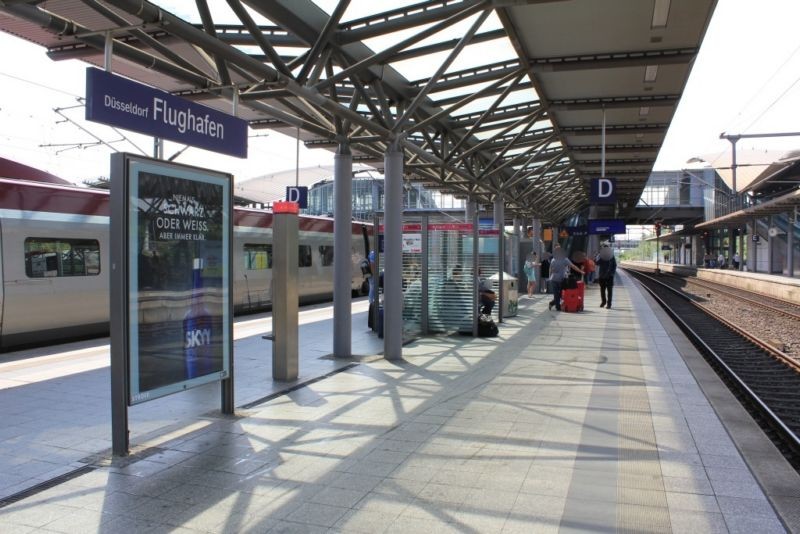 Flughafen Fernbf, Bstg., Gleis 5