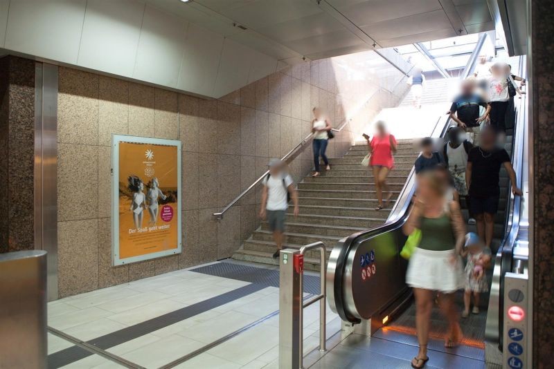 Hbf, Haupttunnel, Zugang Bstg., Gl. 13/14, Nord