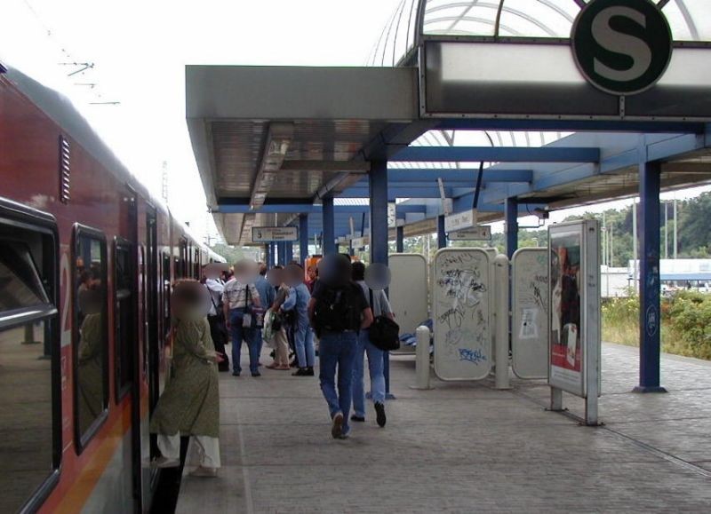 S-Bf Langenfeld, S-Bstg., Gleis 3, 1. Sto.