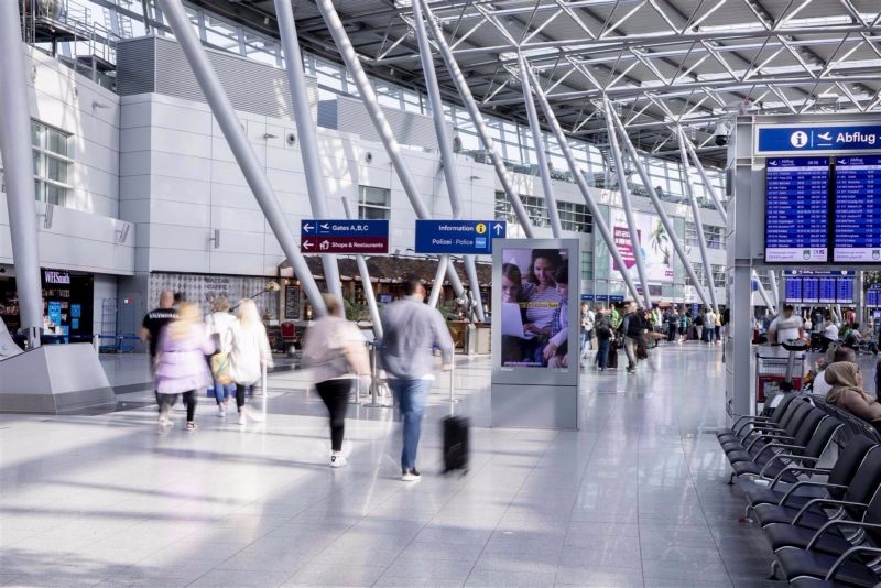 DUS_B116; Düsseldorf Airport SV