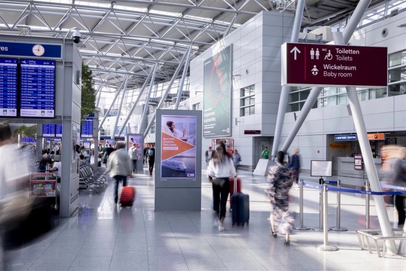 DUS_B115; Düsseldorf Airport SV