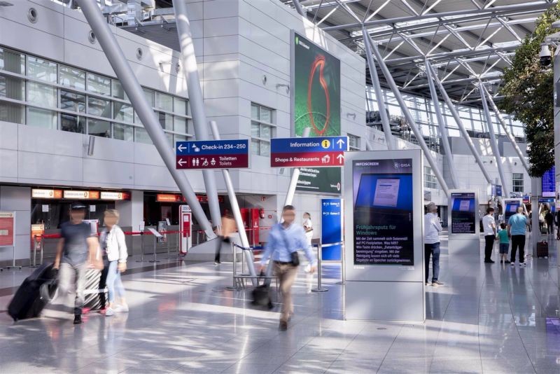 DUS_B110; Düsseldorf Airport SV