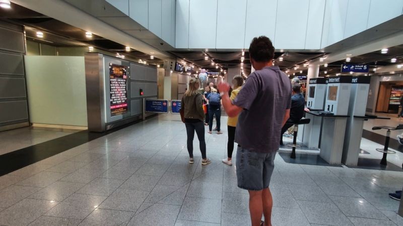 FH DUS Terminal Ankunft E0 Fläche 32 ID 400