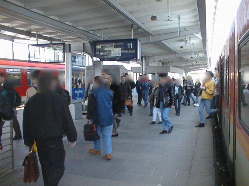 Hbf, Bstg., Gleis 11, 2. Sto.