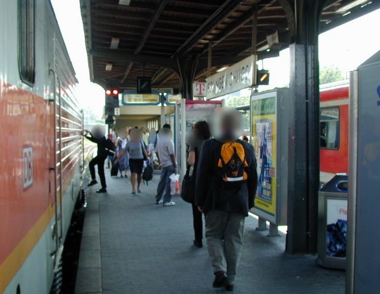 Hbf, Bstg.,Gleis 10, 1. Sto.