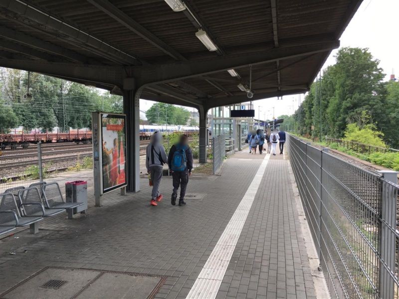 Bf West, Bstg.,Gleis 1