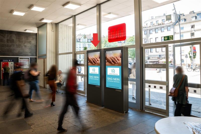 S-Bf Mülheim, EH, vor Glasfront z. Vpl. 1