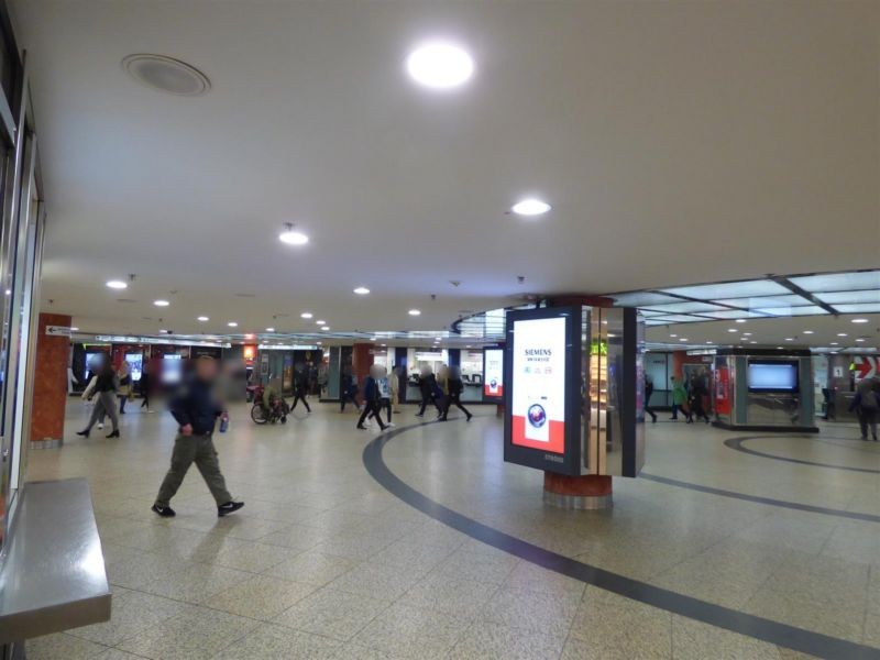 U-Bf Neumarkt, Säulen 3-er Inst. Ticketaut.