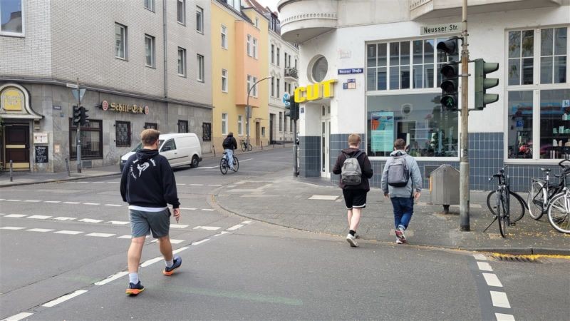 Neusser Str./Schillstr. 2