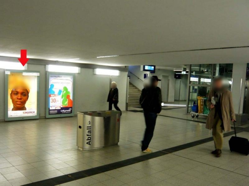 Hbf, Bstg.-Ufg., Ri. EG, links, 4.Sto.