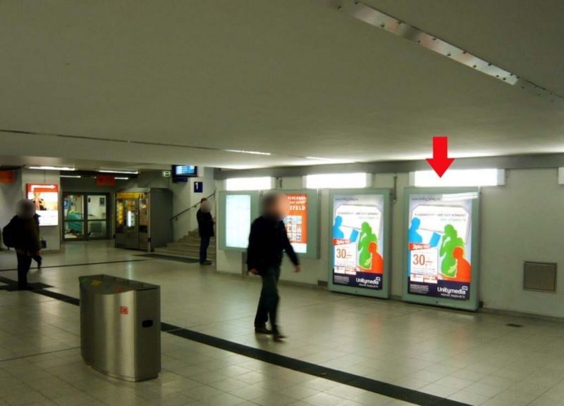 Hbf, Bstg.-Ufg., Ri. EG, rechts, 1.Sto.