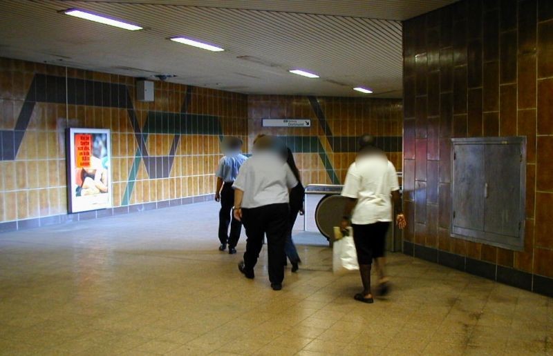 S-Bf Dorstfeld, 1. Ebene, Wand Rolltreppe-Ausgang