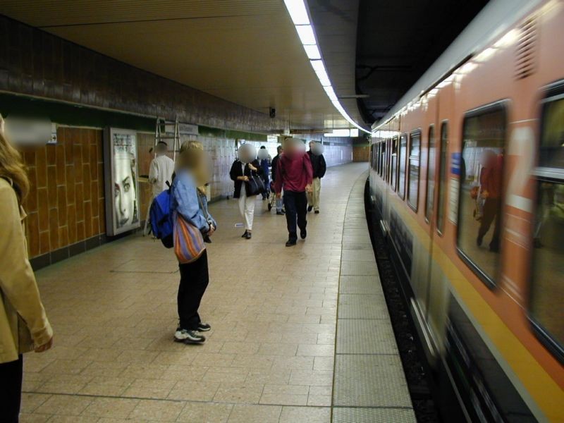 S-Bf Dorstfeld, Bstg. Gleis 1, Hauptzug. re.