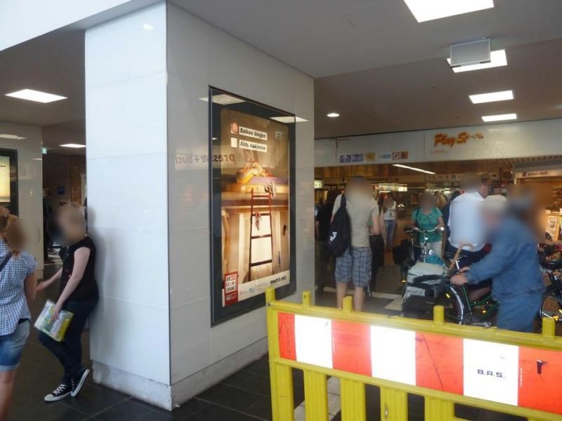 Hbf., Empfangshalle in der Säule, 4. Sto.