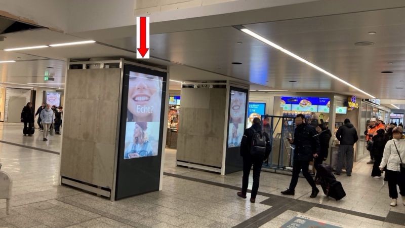 Hbf,Überg.z.U-Bahn,Säule1 m.Bild zur PU