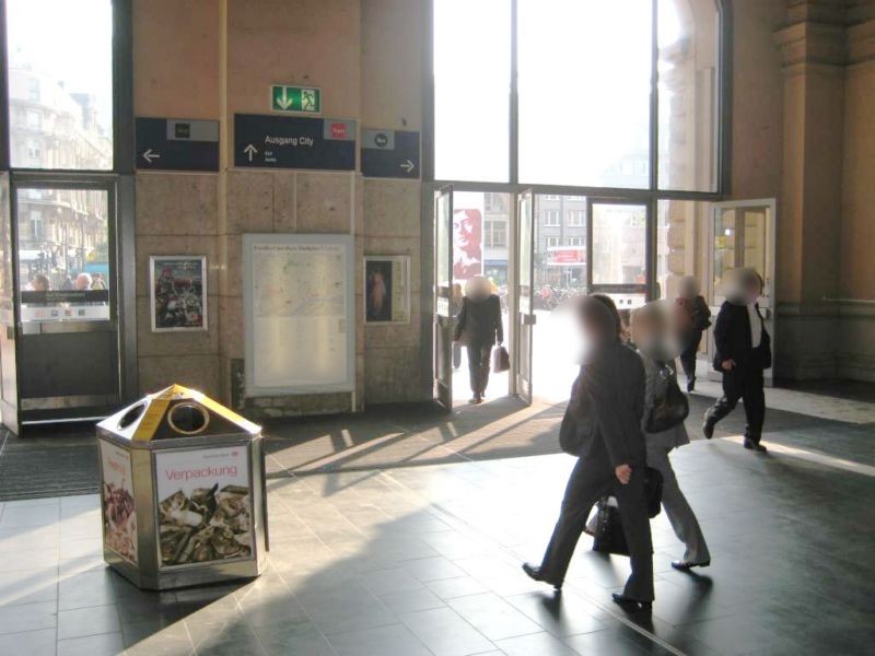 Hbf, Empfangshalle, Ausg. Vorplatz, 2. Sto.