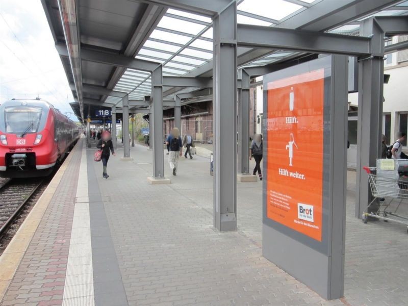 Hbf, Bstg., Gl. 11 Süd, Si. Rad-Station, We.re.