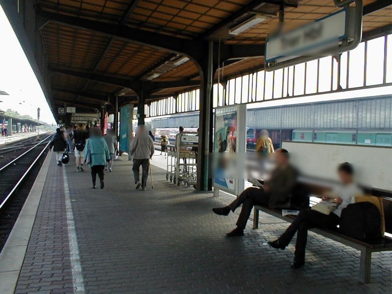 Hbf, Bstg., Gl. 12, 2. Sto.,Nummer 108