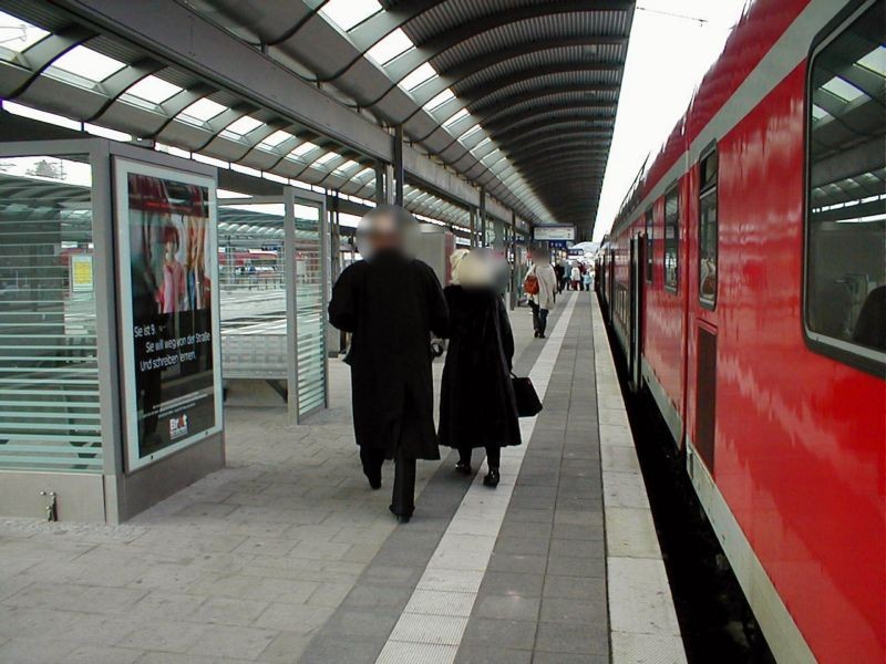 Hbf, Bstg., Gleis 2, 4. Sto.