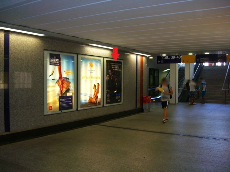 Hbf, Bstg.-Ufg. Ri. Zollamtstr. re., 2.Sto. re.